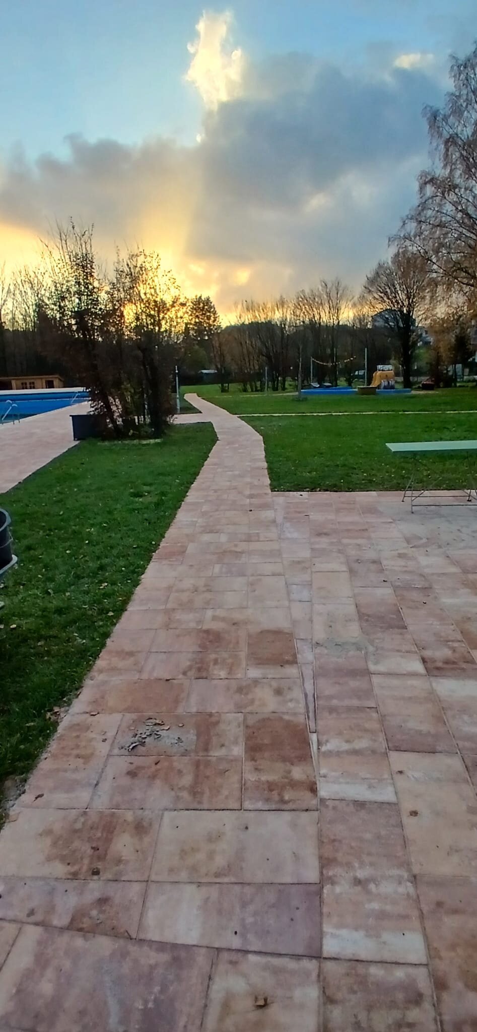 1000115360